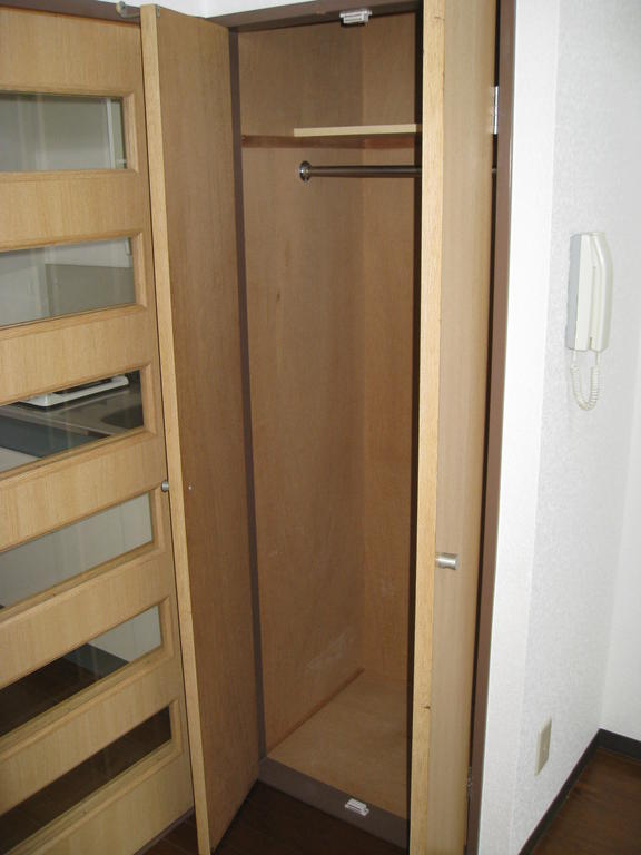 Other room space. closet