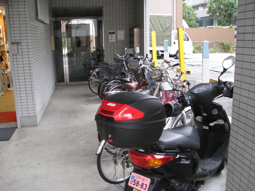 Other common areas. Entrance