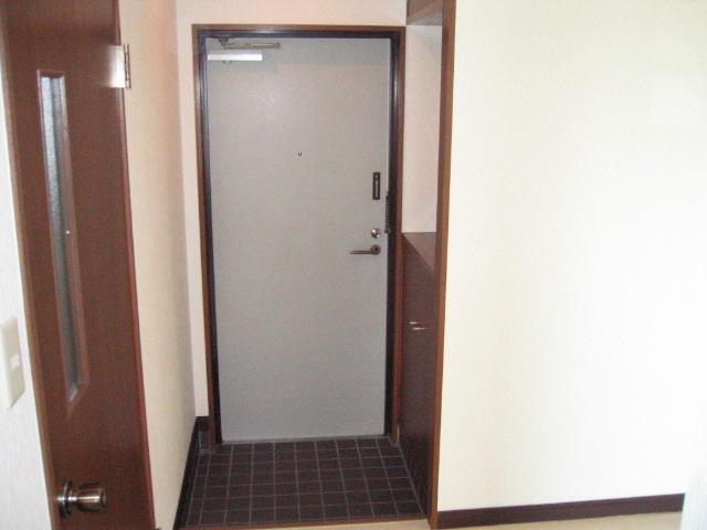 Entrance. Entrance (the same type)