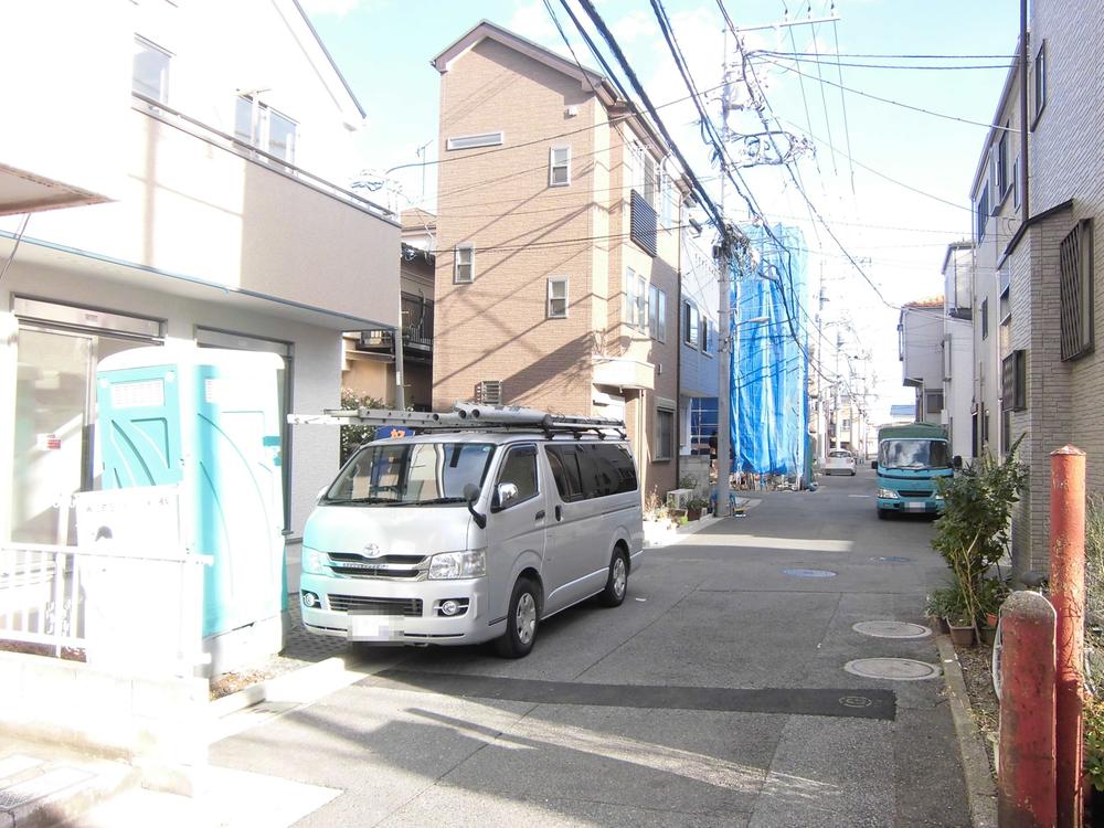 Local photos, including front road. It is a front road