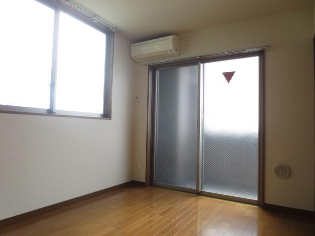 Living and room. Western-style 1