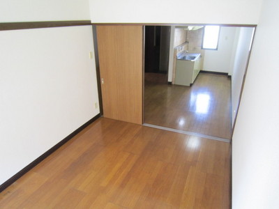 Living and room. Dining from Western-style direction