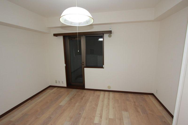 Non-living room. About 8.3 Pledge of Western-style