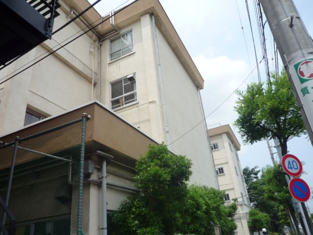 Primary school. Municipal Minamikoiwa second to elementary school (elementary school) 450m