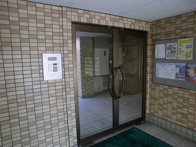 lobby. This is an automatic lock mansion of peace of mind.