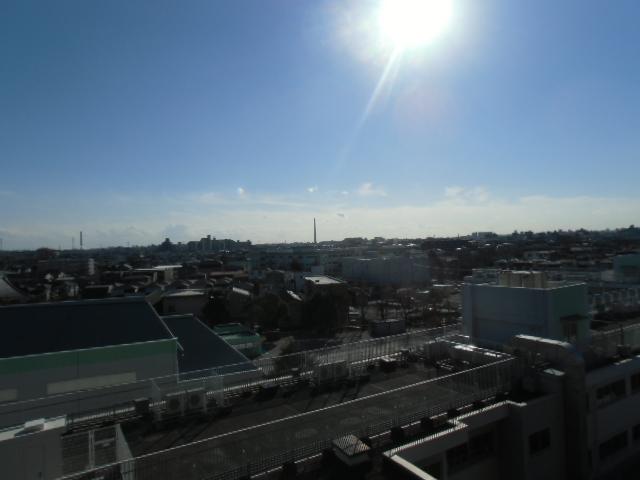 View photos from the dwelling unit. View from the site (December 2013) Shooting. In front is for elementary school, There is a feeling of opening is bright.