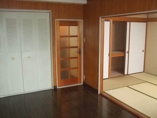 Living and room. Western-style 2