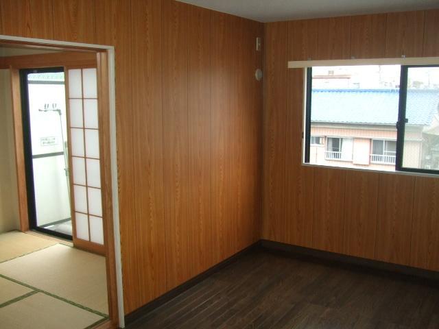 Living and room. Western-style 1