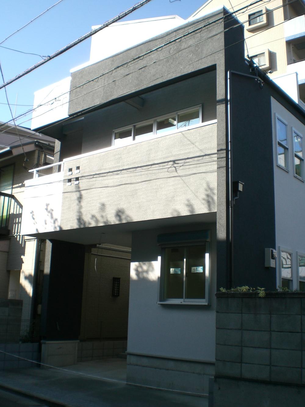 Local appearance photo. Local (11 May 2013) Shooting