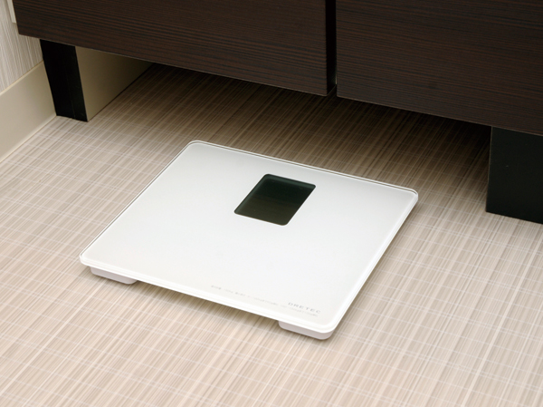 Bathing-wash room.  [Health meter space] Has established a health meter space is to wash your honor.