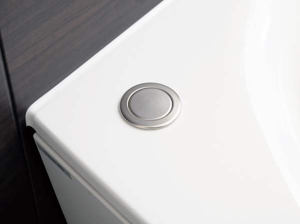 Bathing-wash room.  [Push drainage plug] It can be easily drained with only one push with the finger.