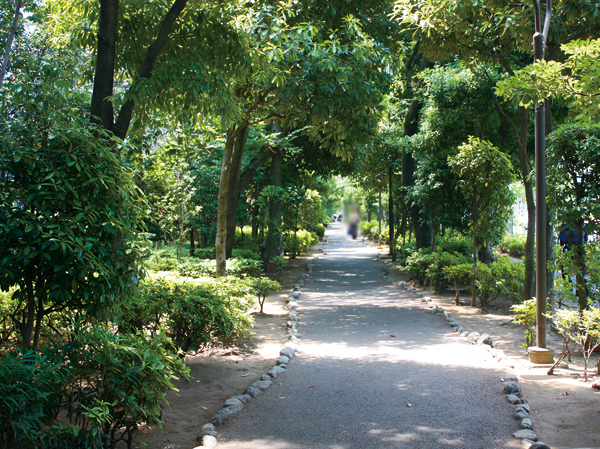Surrounding environment. Funabori Green Road (about 10m / 1-minute walk)