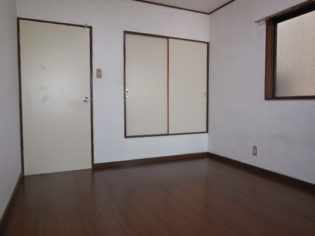 Living and room. Little has changed Western-style housing is?