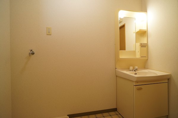 Washroom. Space toilet room ・ Laundry Area