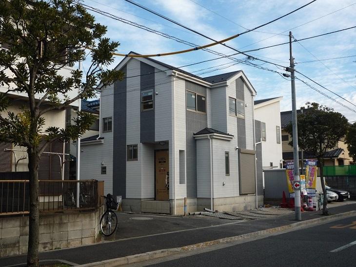 Local appearance photo. Local (12 May 2013) Shooting