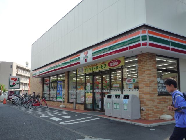 Convenience store. 510m to Seven-Eleven (convenience store)
