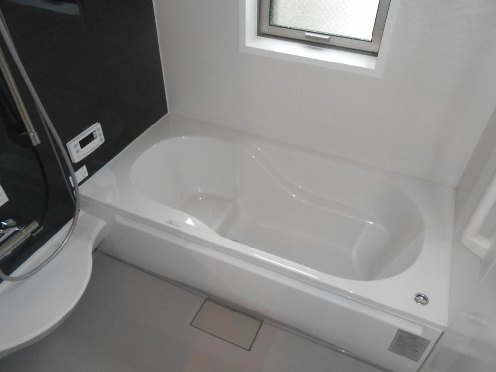 Bathroom. Indoor (12 May 2013) Shooting