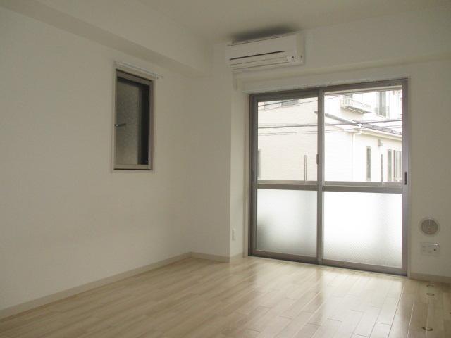 Living and room. Western-style 1