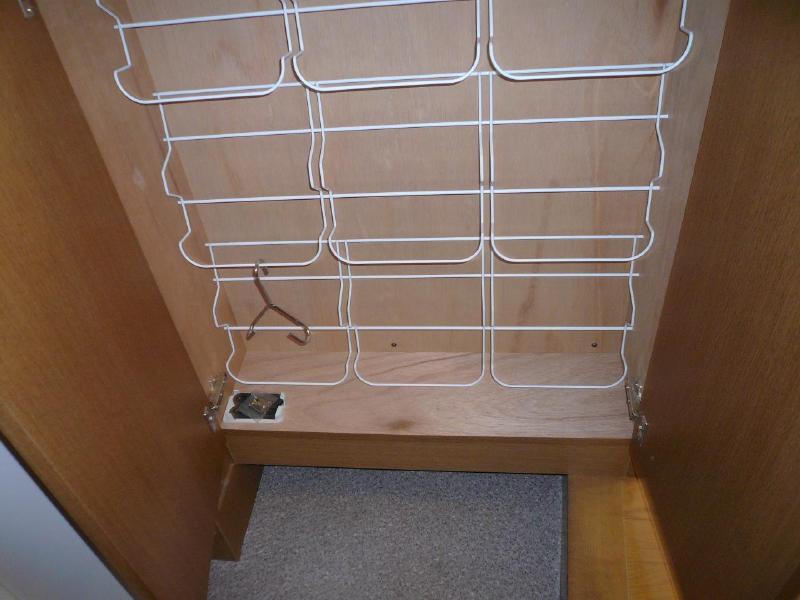 Entrance. Cupboard (the same type)