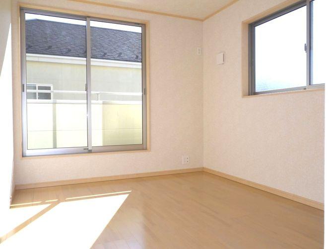 Same specifications photos (Other introspection). Western-style is the example of construction