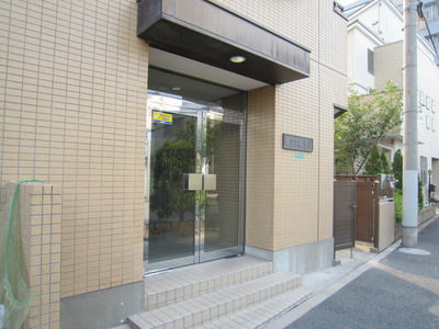 Entrance. Security system with auto lock