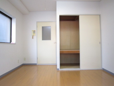 Living and room. South-facing sunny