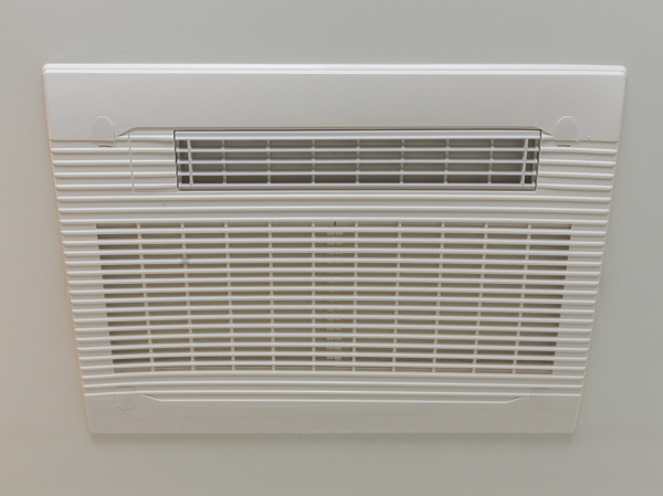 Bathing-wash room.  [Bathroom ventilation heating dryer] The ventilation and drying after bathing. Heating before bathing in the cold season, Also it helps to dry laundry is on a rainy day.