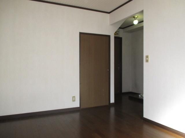 Living and room. Western-style 2