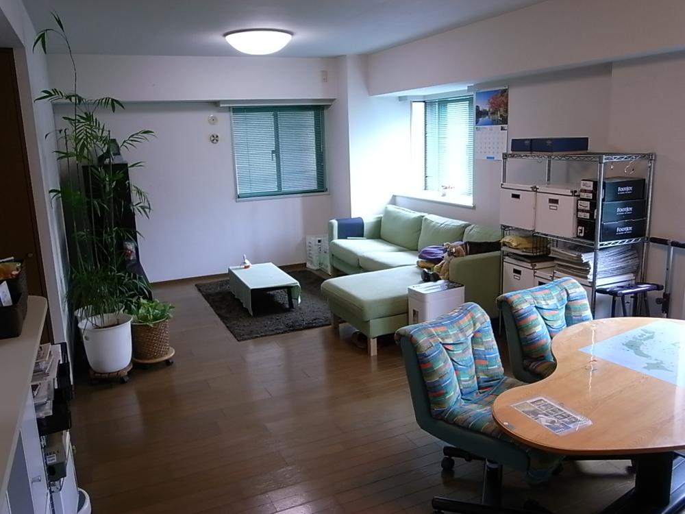 Living. LDK because of the change sale during the 3LDK type to 2LDK are spacious about 19.5 Pledge