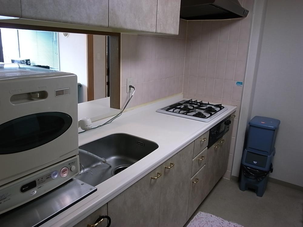 Kitchen. Wide kitchen It is cooking also easy because the wider space from the sink to the stove