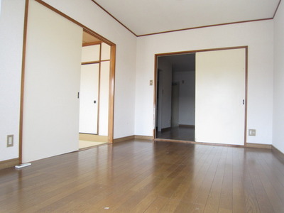 Living and room. 6 Pledge DK ・ Western style room 1LDK use is also possible in the distribution