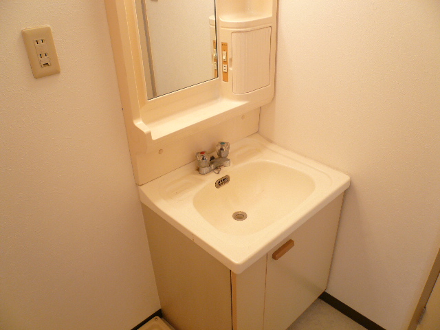 Washroom. Independent wash basin ☆
