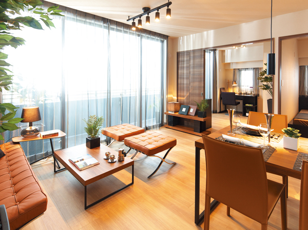 Living.  [living ・ dining] As we spend comfortably as a private space, Adopted the light and wind, Planning feel a sense of openness. You can feel the private peace and relaxation. (Publication photograph of is what all was taken the model Room C type in February 2013. Also, And a part paid option. furniture ・ Furniture etc. are not included in the sale price)