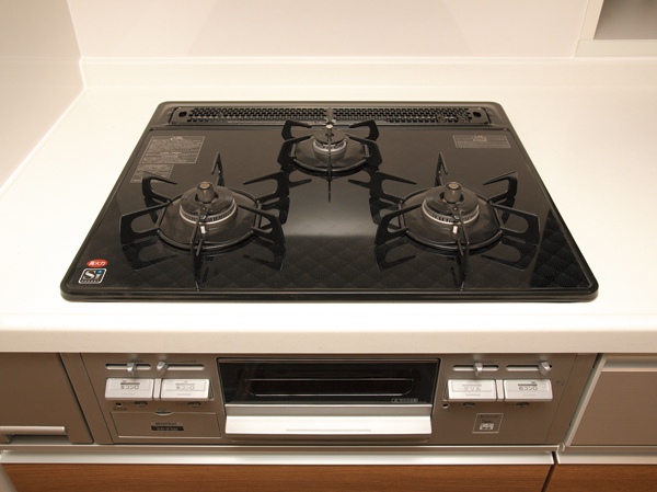 Kitchen.  [Glass top 3-burner stove] The surface of the stove is in your easy-care glass top specification, Also features anhydrous single-sided grill to save the time and effort. Also, And also comes with fire extinguishing function, and the like scorching, We also considered to safety.