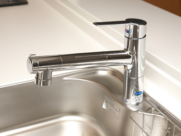 Kitchen.  [Water purifier integrated mixing faucet] Water by a simple operation ・ Switch the hot water, Adopt a water faucet that also combines water purification function. You can use for cleaning the sink of care and cooking utensils for draw the head.