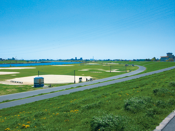 Surrounding environment. Edogawa river (a 20-minute walk, About 1600m)