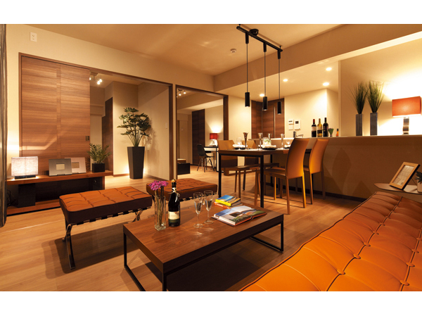 Room and equipment. Living to be living on the main stage ・ Dining, Heal the fatigue of everyday, It was aimed at space development that relax relaxedly. In this place, Time to spend while feeling heartfelt relax will be as hard to place in anything. (It was taken the model Room C type in February 2013. Also, And a part paid option. furniture ・ Furniture etc. are not included in the sale price. )