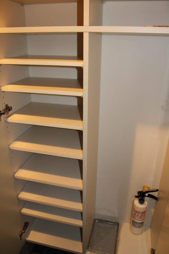 Receipt. Shoe closet with a storage capacity