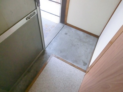 Entrance. It is the entrance space.