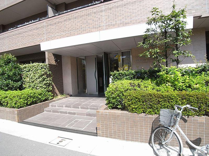 Local appearance photo. Entrance appearance