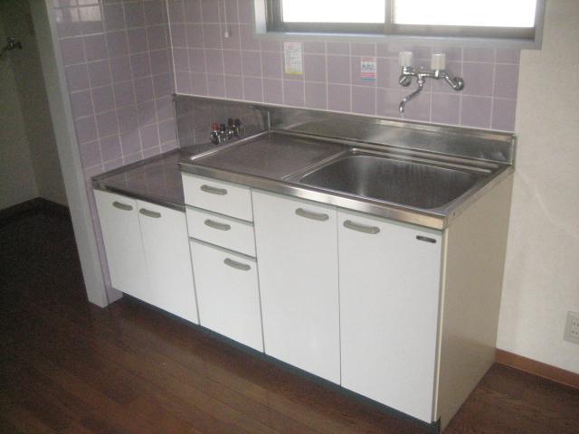 Kitchen. Kitchen (same type)