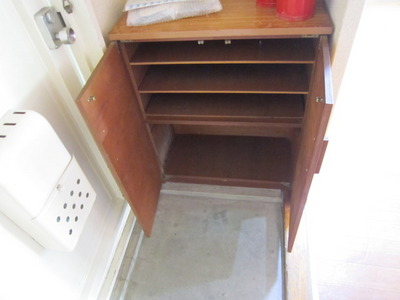 Entrance. With a shoe box