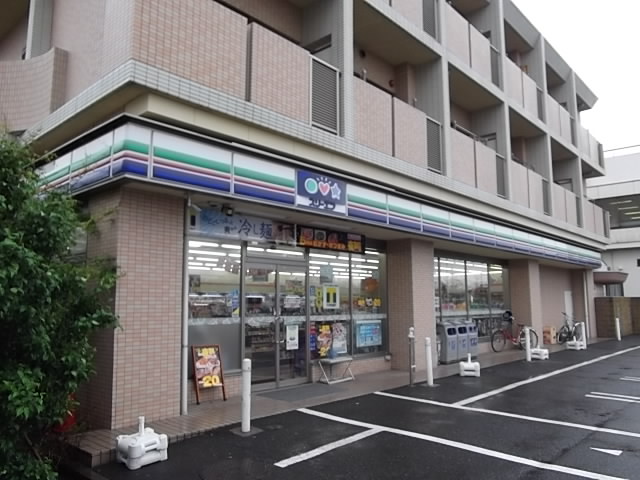 Convenience store. Three F Shinozaki Koenmae up (convenience store) 610m