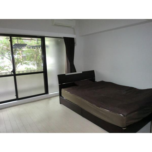 Living. This room has a white becomes the keynote.