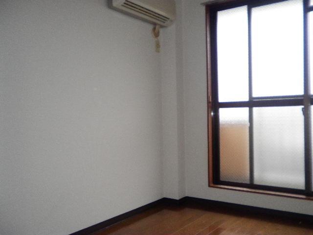 Living and room. Western-style 2