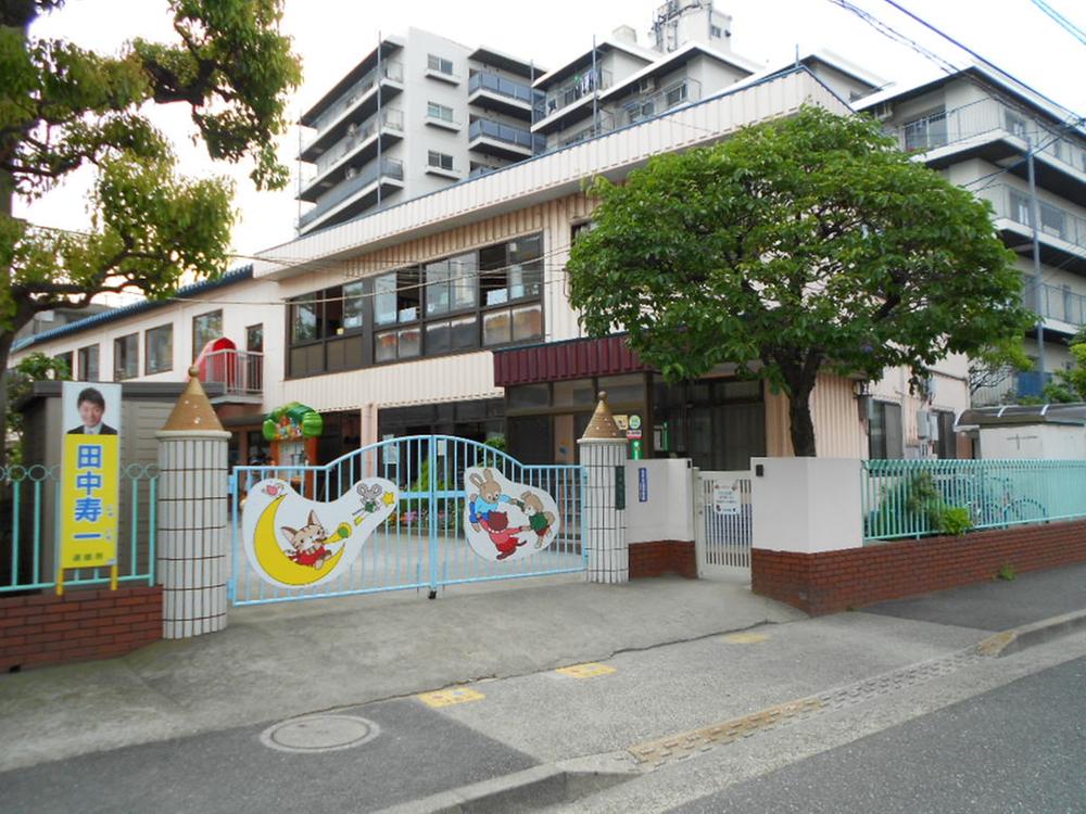 kindergarten ・ Nursery. Moon Film 431m to nursery school