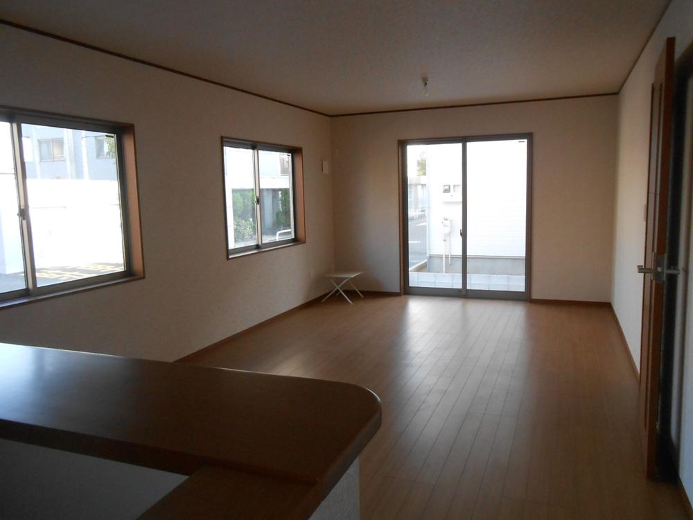 Same specifications photos (living). (1 Building) same specification