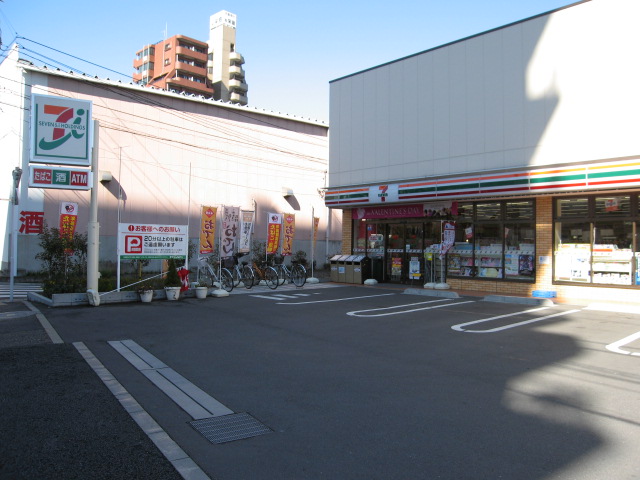 Convenience store. Seven-Eleven Edogawa Higashikasai 2-chome up (convenience store) 196m