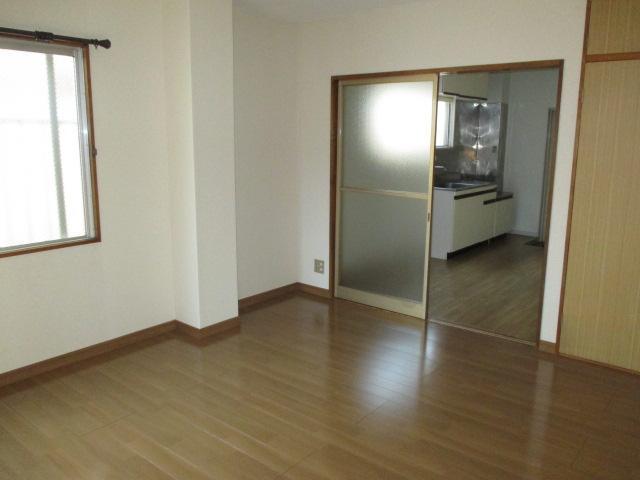 Living and room. Western-style 2