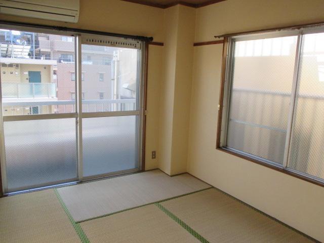 Living and room. Japanese-style room 1